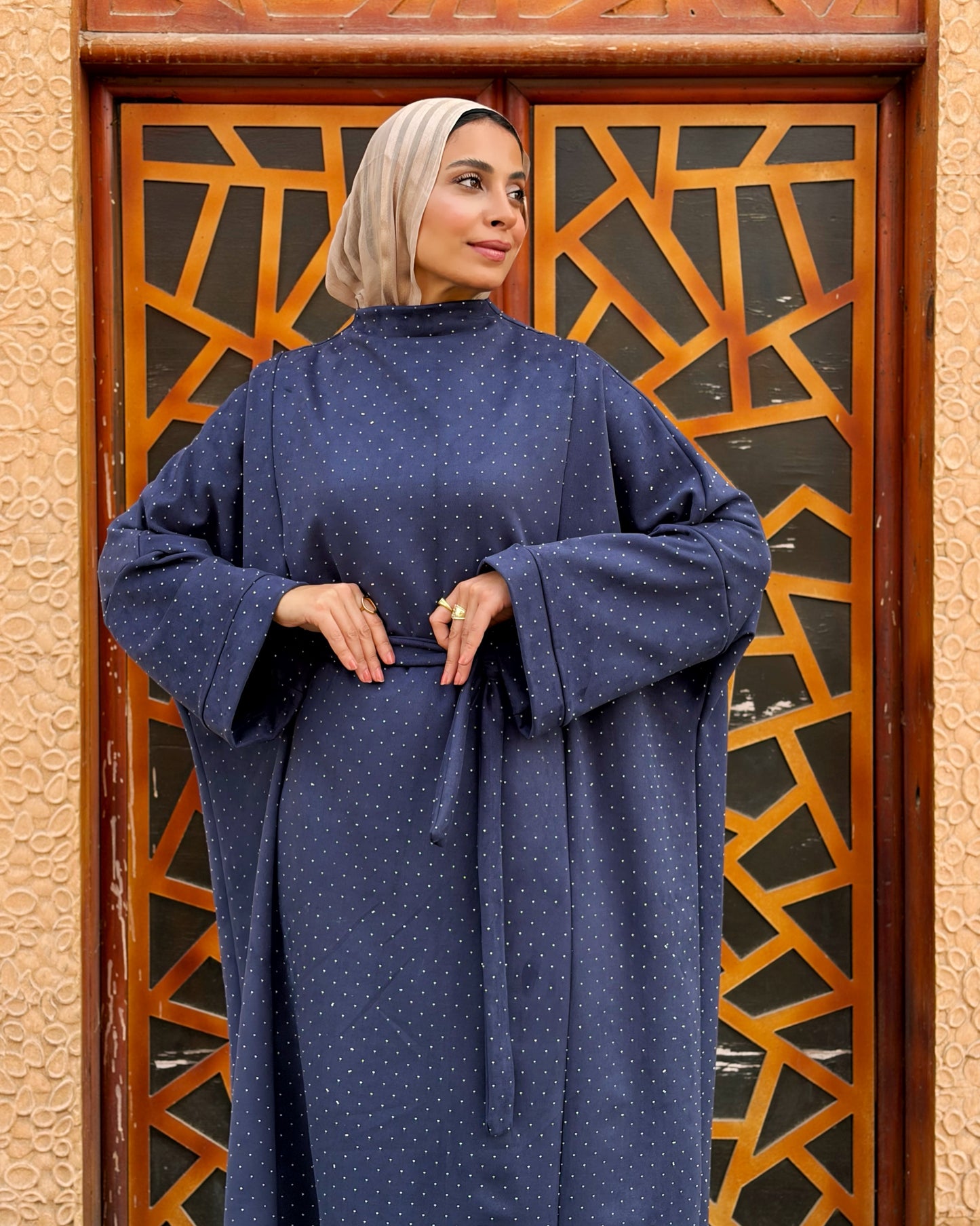 suede studs abaya (navy)