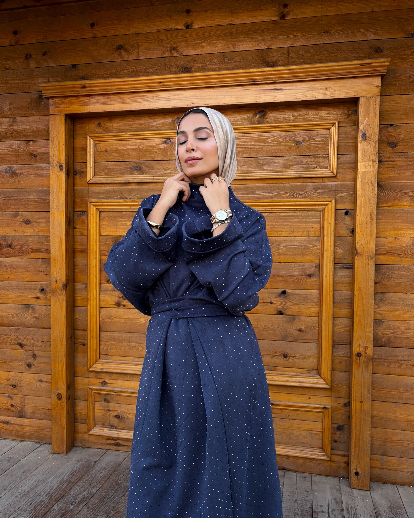 suede studs abaya (navy)