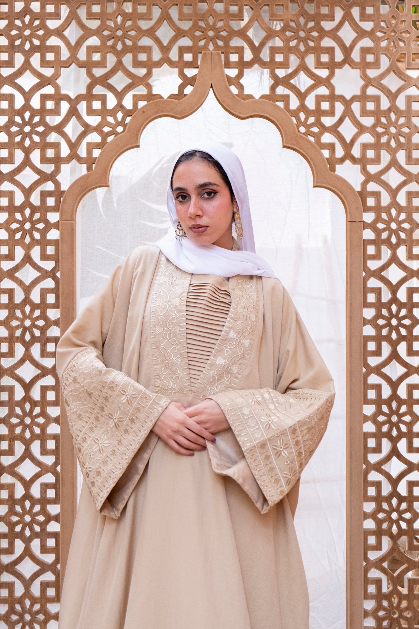 linen embrodiery abaya